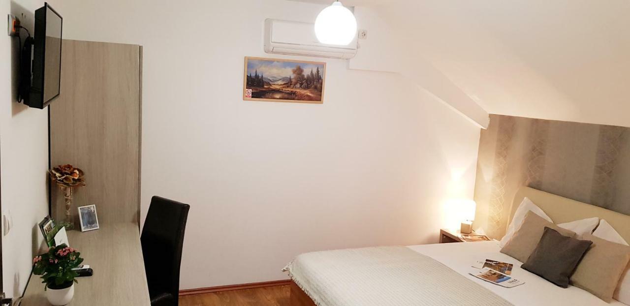Rooms Velo Korenica Extérieur photo