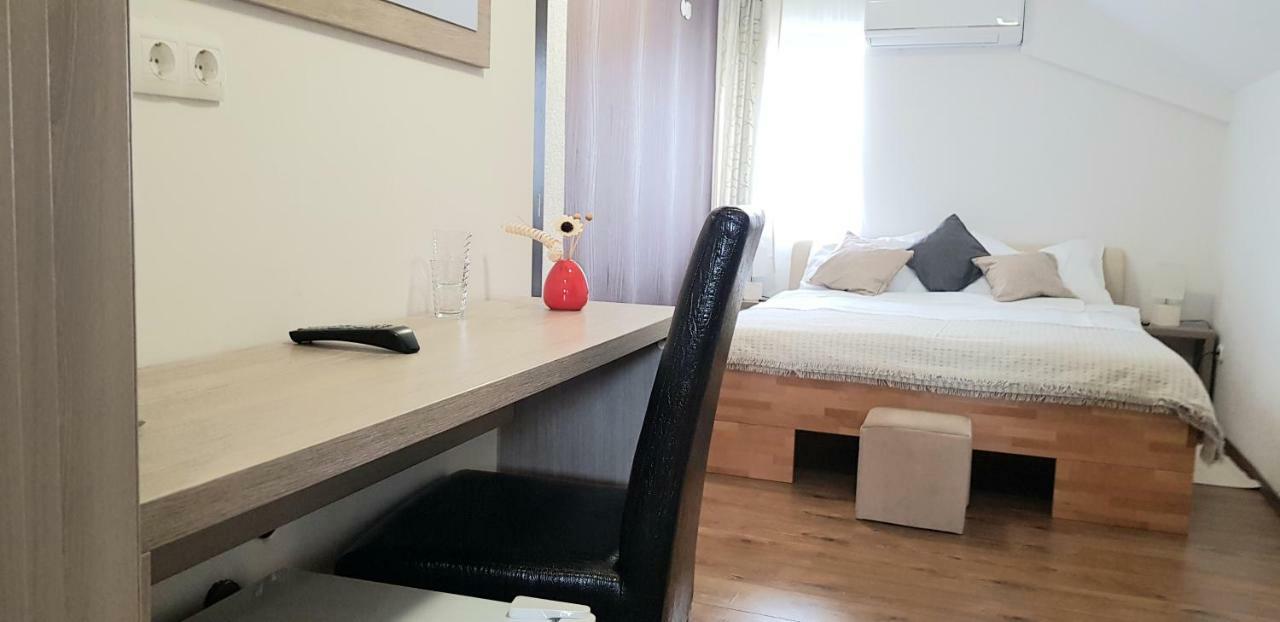 Rooms Velo Korenica Extérieur photo