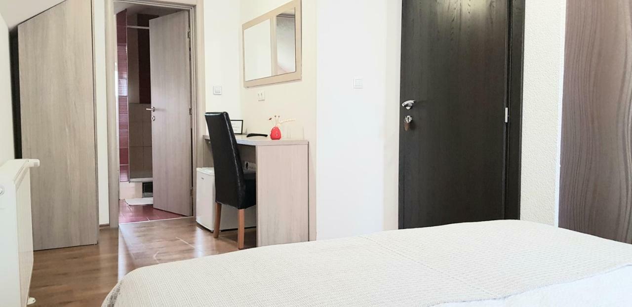 Rooms Velo Korenica Extérieur photo